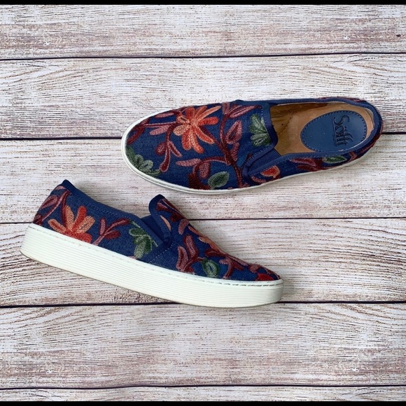 Sofft Denim Embroidered Shoes, Super Cute!🌸 - Picture 2 of 5